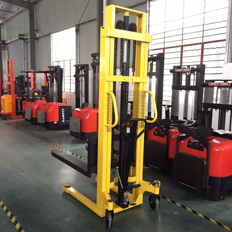 Manual Forklift Stacker Cargo  - đánh giá và giá Heavy Equipment Logistics
